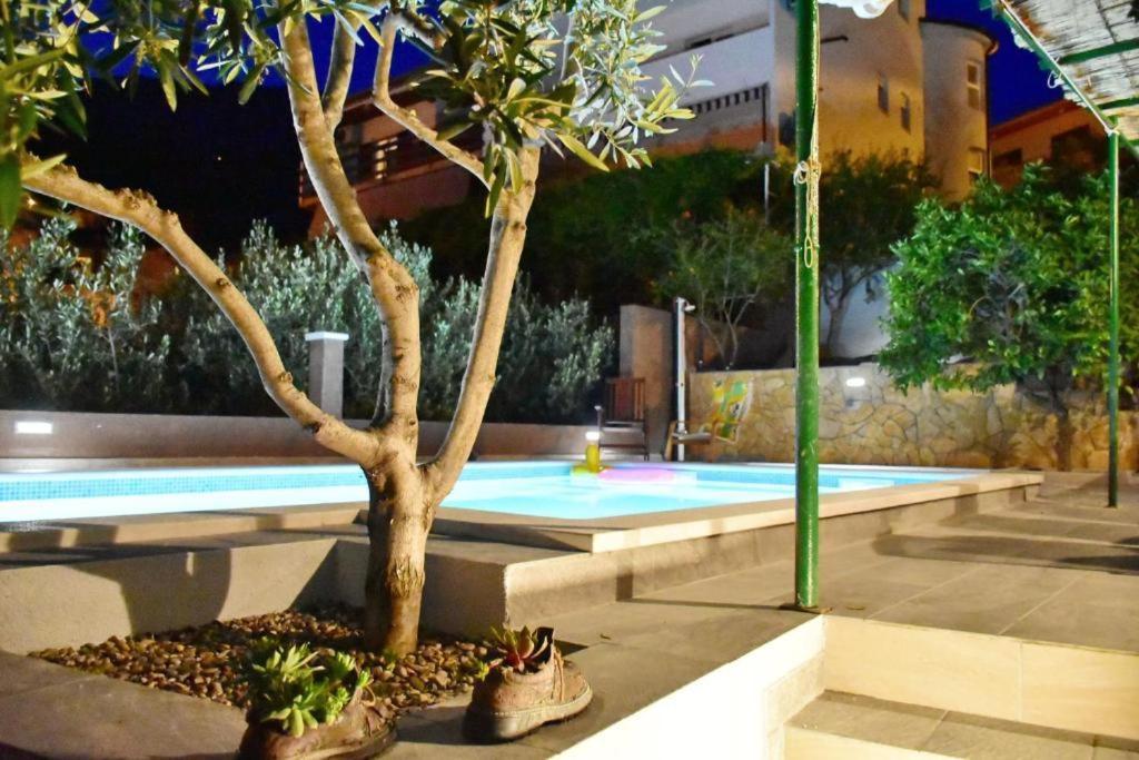 Villa Vlade- From The Heated Pool To The Beach In 1 Minute Jesenice  Exterior photo