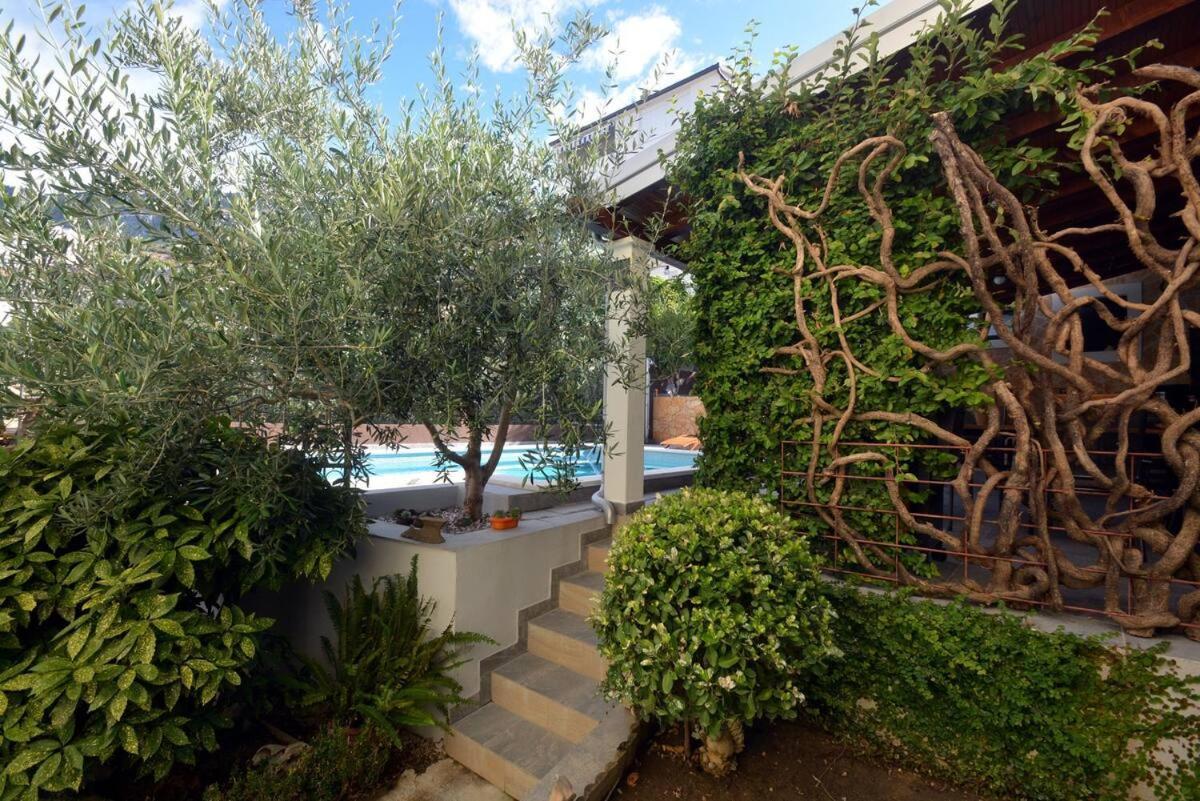 Villa Vlade- From The Heated Pool To The Beach In 1 Minute Jesenice  Exterior photo